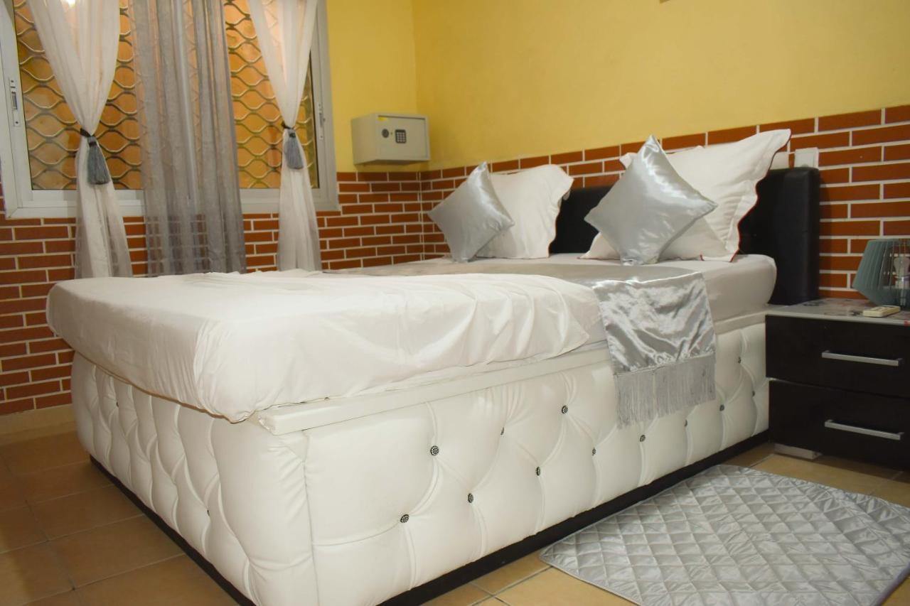 Residence Hoteliere Borel Denver ドゥアラ エクステリア 写真